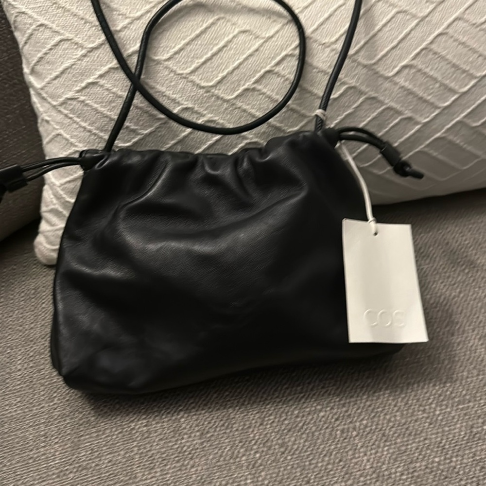 MINI CAVATELLI CLUTCH - LEATHER